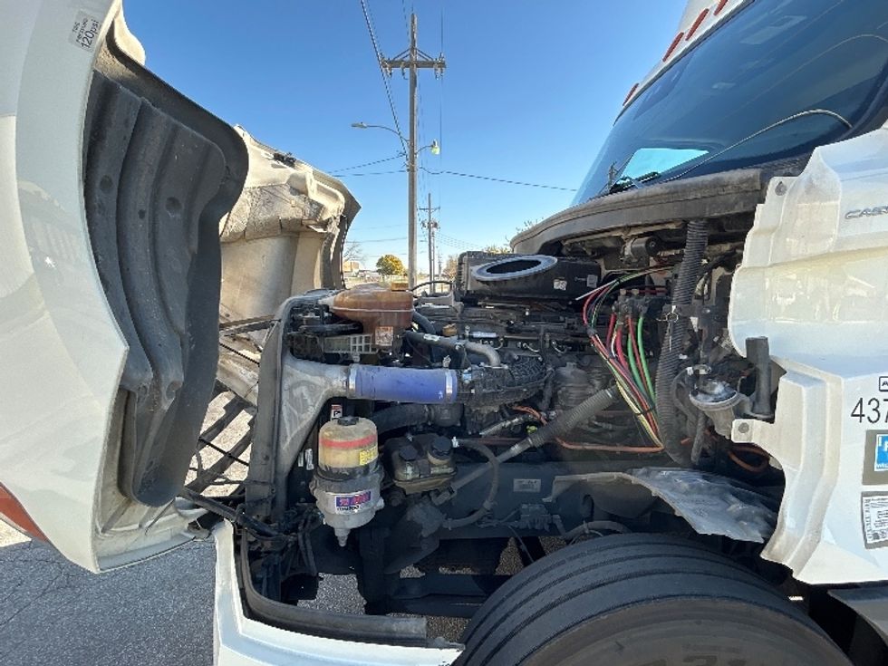 Day Cab Tractor-Heavy Duty Tractors-Freightliner-2022-T12684ST-Omaha-NE-573,418\n\t\tmiles-$ 60,750 - Image 11