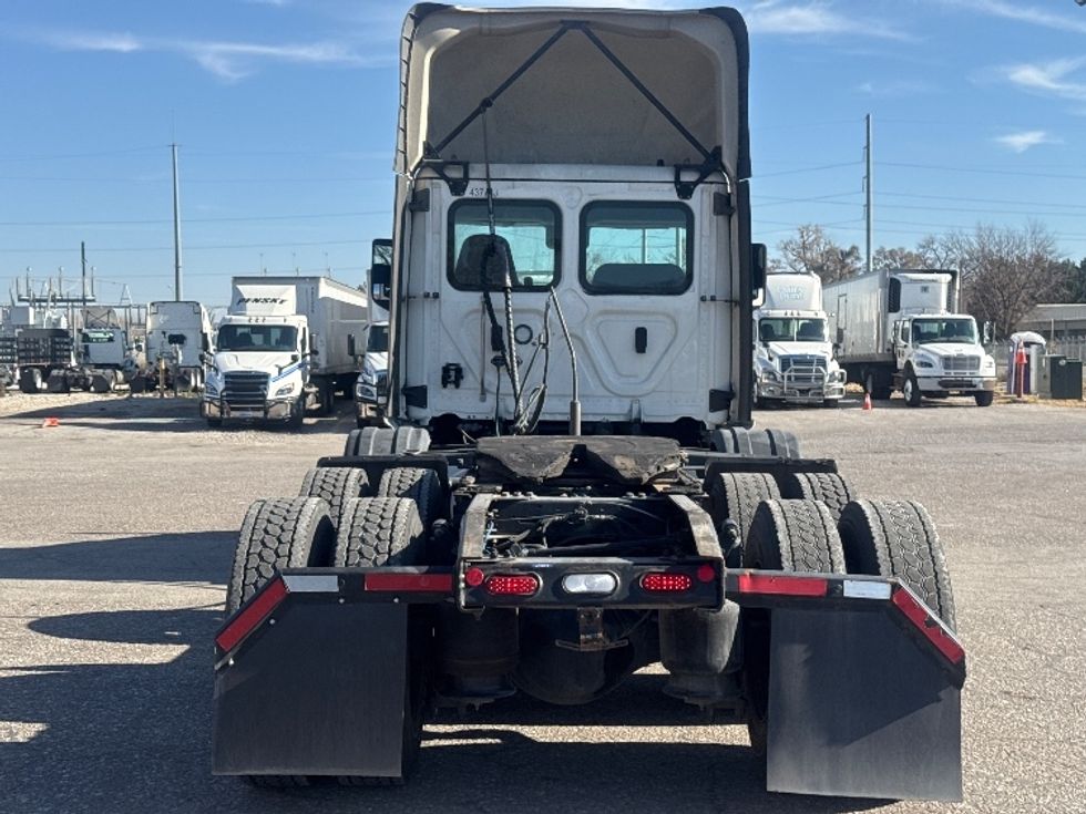 Day Cab Tractor-Heavy Duty Tractors-Freightliner-2022-T12684ST-Omaha-NE-573,418\n\t\tmiles-$ 60,750 - Image 3