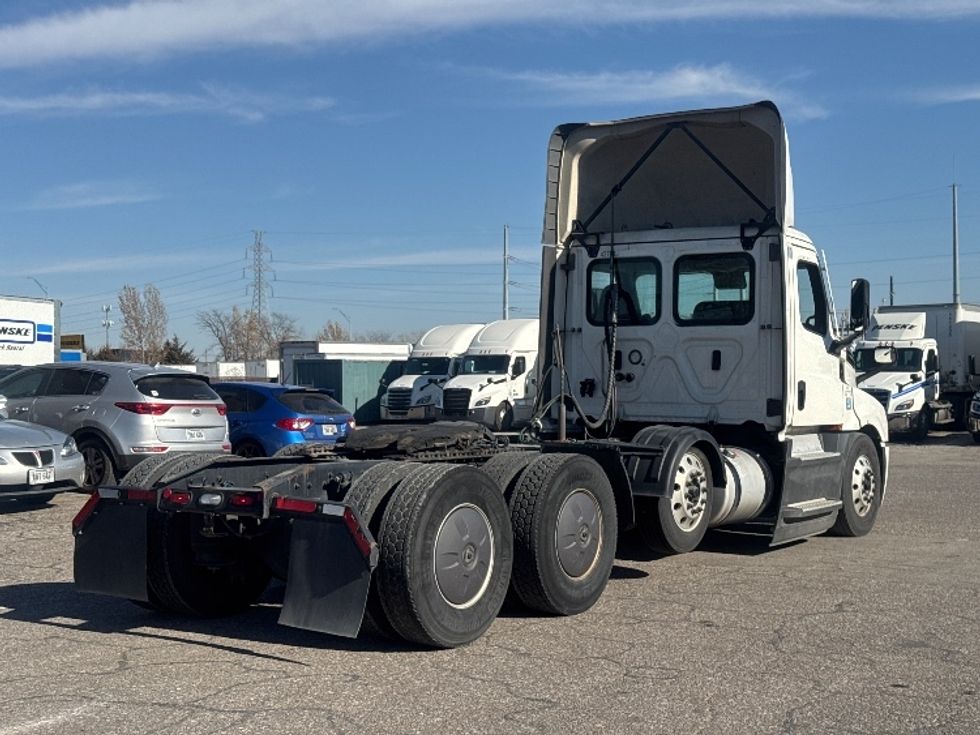 Day Cab Tractor-Heavy Duty Tractors-Freightliner-2022-T12684ST-Omaha-NE-573,418\n\t\tmiles-$ 60,750 - Image 4