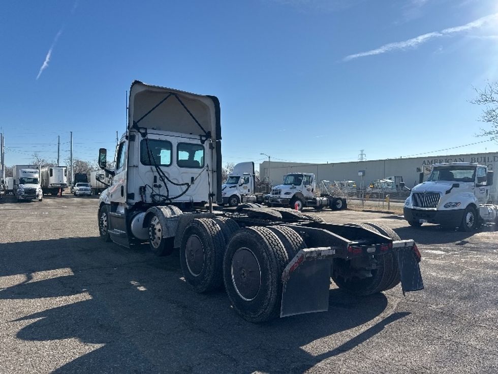 Day Cab Tractor-Heavy Duty Tractors-Freightliner-2022-T12684ST-Omaha-NE-580,150\n\t\tmiles-$ 67,500 - Image 5