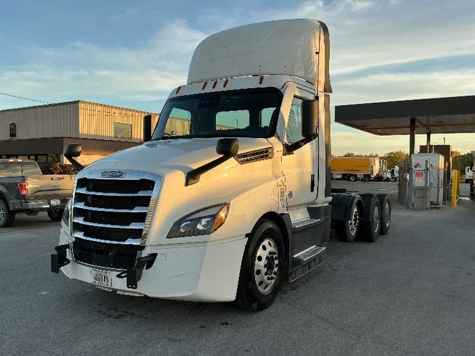 Day Cab Tractor-Heavy Duty Tractors-Freightliner-2022-T12684ST-Omaha-NE-603,567\n\t\tmiles-$ 55,500 - Image 3