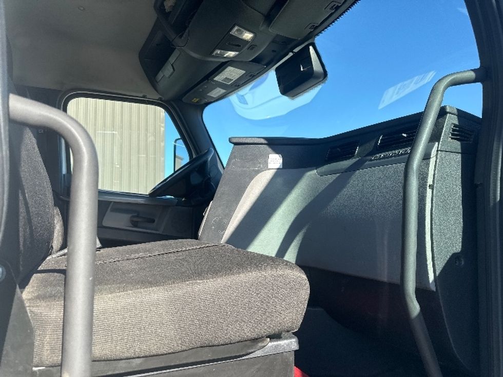 Day Cab Tractor-Heavy Duty Tractors-Freightliner-2022-T12684ST-Omaha-NE-629,653\n\t\tmiles-$ 54,000 - Image 12