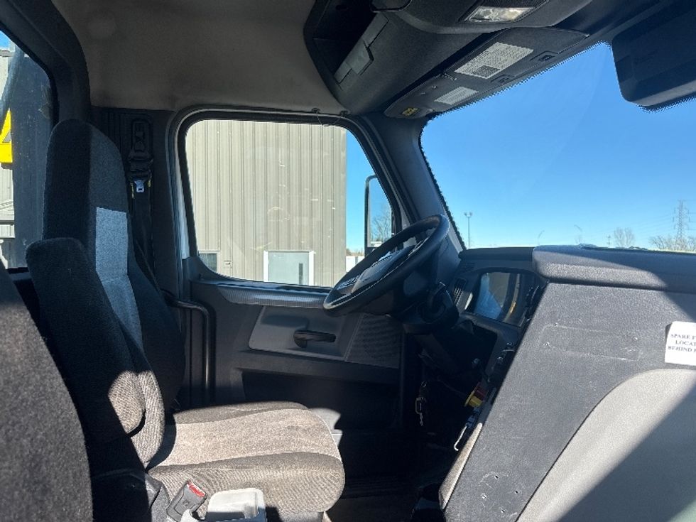 Day Cab Tractor-Heavy Duty Tractors-Freightliner-2022-T12684ST-Omaha-NE-629,653\n\t\tmiles-$ 54,000 - Image 14