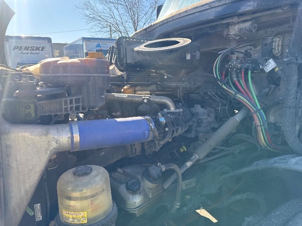 Day Cab Tractor-Heavy Duty Tractors-Freightliner-2022-T12684ST-Omaha-NE-629,653\n\t\tmiles-$ 54,000 - Image 16