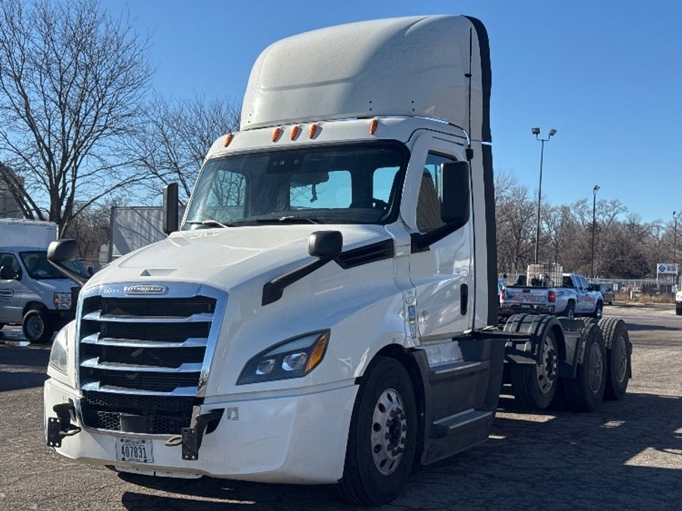 Day Cab Tractor-Heavy Duty Tractors-Freightliner-2022-T12684ST-Omaha-NE-629,653\n\t\tmiles-$ 54,000 - Image 3