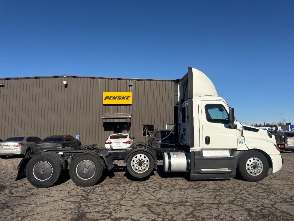 Day Cab Tractor-Heavy Duty Tractors-Freightliner-2022-T12684ST-Omaha-NE-629,653\n\t\tmiles-$ 54,000 - Image 8