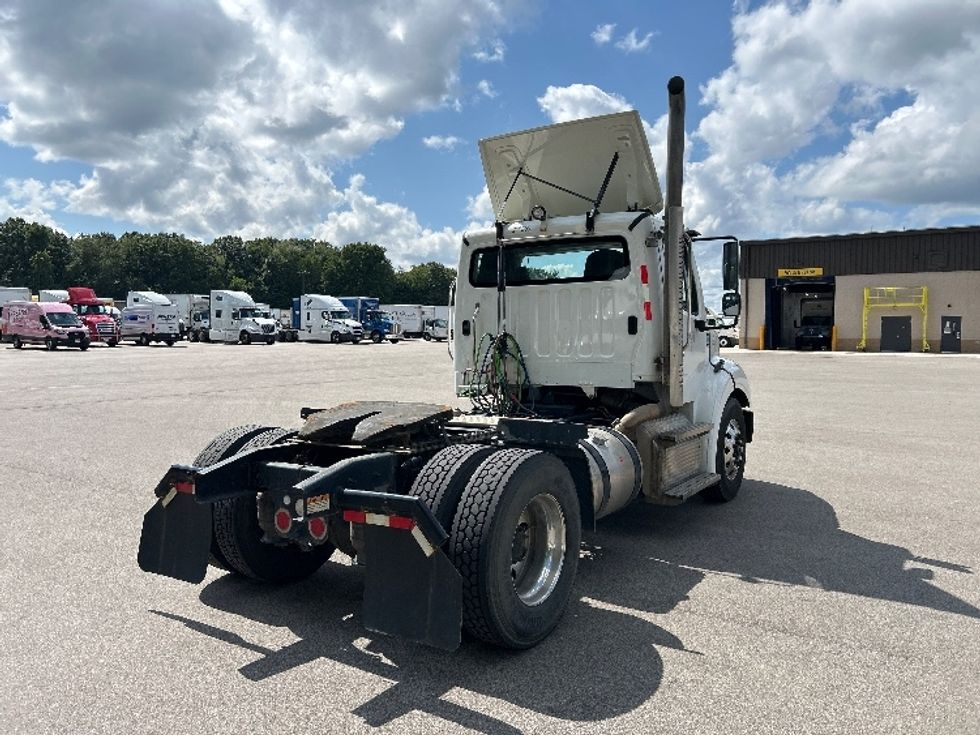 Day Cab Tractor-Heavy Duty Tractors-Freightliner-2023-M211242S-Byron Center-MI-197,871\n\t\tmiles-$ 64,000 - Image 7