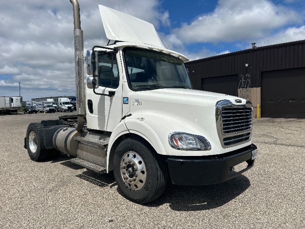 Day Cab Tractor-Heavy Duty Tractors-Freightliner-2023-M211242S-Holland-MI-146,213\n\t\tmiles-$ 66,250 - Image 1