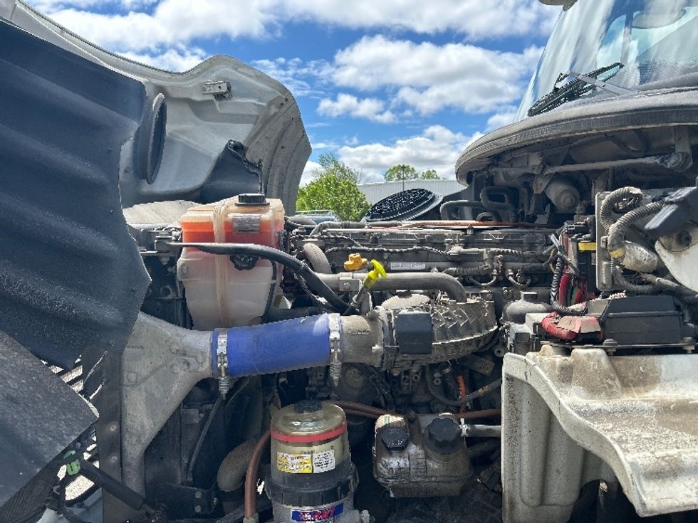 Day Cab Tractor-Heavy Duty Tractors-Freightliner-2023-M211242S-Holland-MI-146,213\n\t\tmiles-$ 66,250 - Image 16