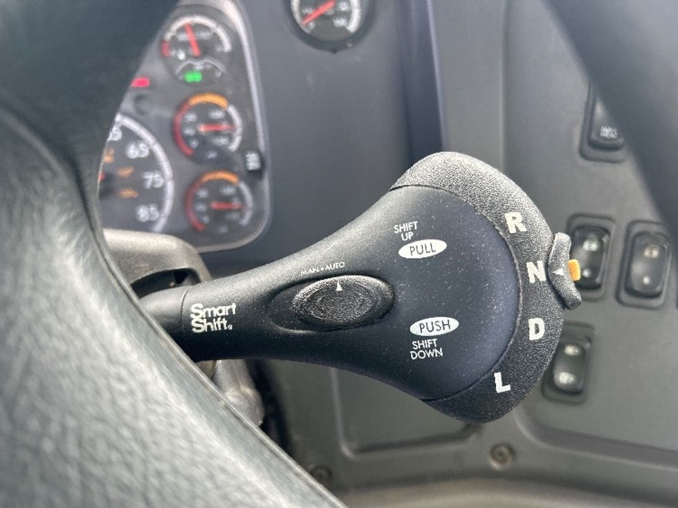 Day Cab Tractor-Heavy Duty Tractors-Freightliner-2023-M211242S-Holland-MI-146,213\n\t\tmiles-$ 66,250 - Image 17