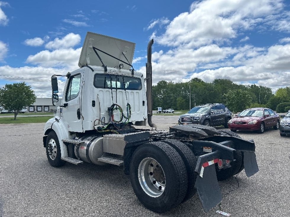 Day Cab Tractor-Heavy Duty Tractors-Freightliner-2023-M211242S-Holland-MI-146,213\n\t\tmiles-$ 66,250 - Image 5