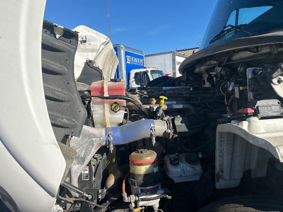 Day Cab Tractor-Heavy Duty Tractors-Freightliner-2023-M211264S-West Babylon-NY-11,844\n\t\tmiles-$ 89,000 - Image 16