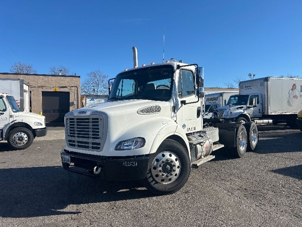 Day Cab Tractor-Heavy Duty Tractors-Freightliner-2023-M211264S-West Babylon-NY-11,844\n\t\tmiles-$ 89,000 - Image 3