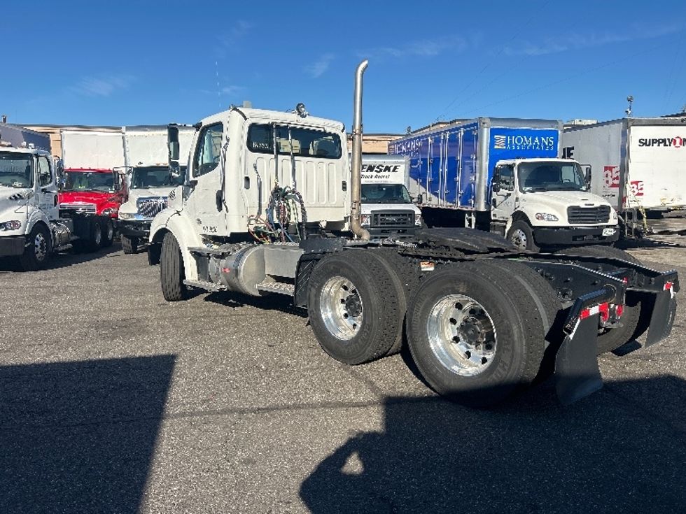 Day Cab Tractor-Heavy Duty Tractors-Freightliner-2023-M211264S-West Babylon-NY-11,844\n\t\tmiles-$ 89,000 - Image 5