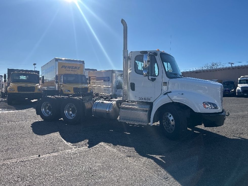 Day Cab Tractor-Heavy Duty Tractors-Freightliner-2023-M211264S-West Babylon-NY-11,844\n\t\tmiles-$ 89,000 - Image 8