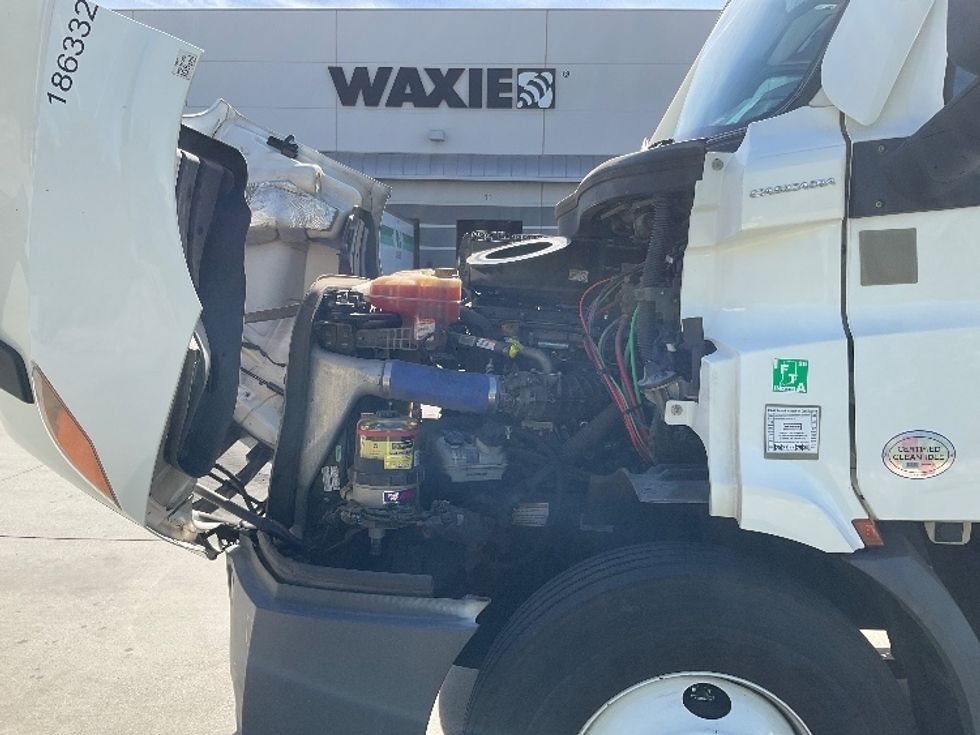 Day Cab Tractor-Heavy Duty Tractors-Freightliner-2023-T11642ST-Fontana-CA-133,541\n\t\tmiles-$ 89,250 - Image 16