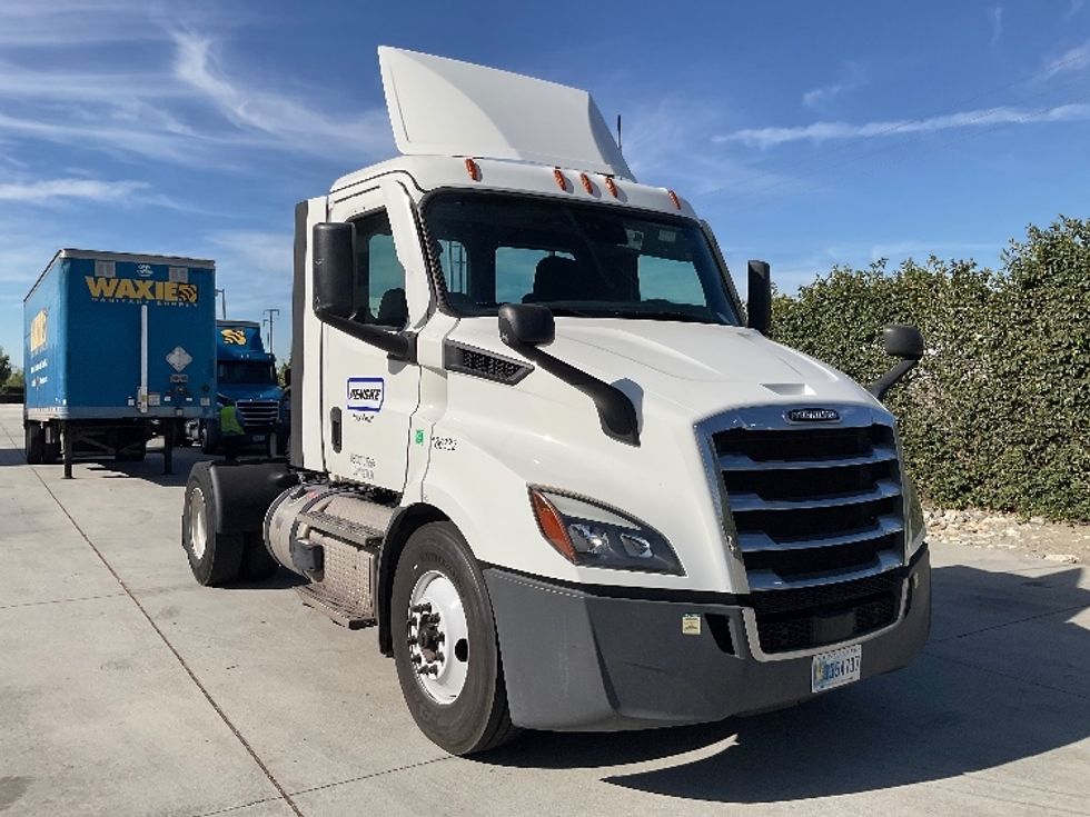 Day Cab Tractor-Heavy Duty Tractors-Freightliner-2023-T11642ST-Fontana-CA-133,541\n\t\tmiles-$ 89,250 - Image 3