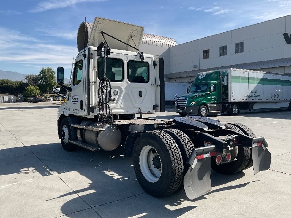 Day Cab Tractor-Heavy Duty Tractors-Freightliner-2023-T11642ST-Fontana-CA-133,541\n\t\tmiles-$ 89,250 - Image 5