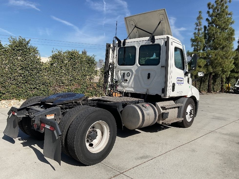 Day Cab Tractor-Heavy Duty Tractors-Freightliner-2023-T11642ST-Fontana-CA-133,541\n\t\tmiles-$ 89,250 - Image 7