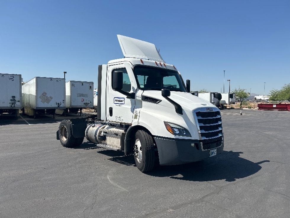 Day Cab Tractor-Heavy Duty Tractors-Freightliner-2023-T11642ST-Phoenix-AZ-162,864\n\t\tmiles-$ 85,750 - Image 1