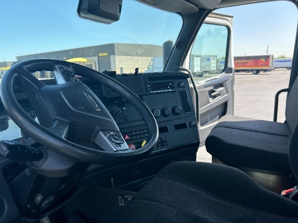 Day Cab Tractor-Heavy Duty Tractors-Freightliner-2023-T11642ST-Phoenix-AZ-162,864\n\t\tmiles-$ 85,750 - Image 10