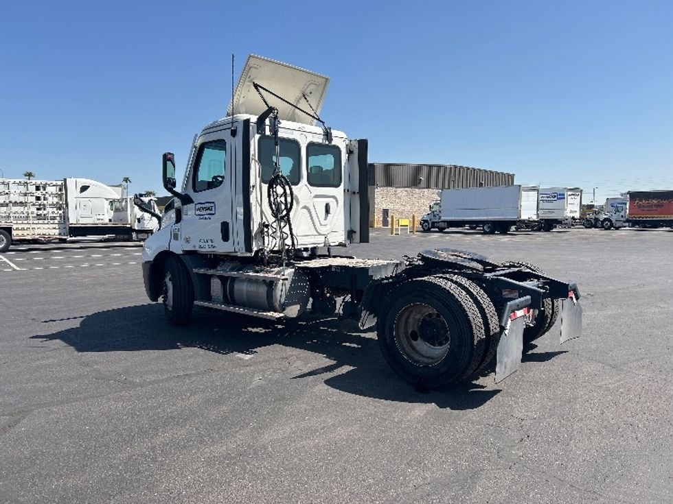 Day Cab Tractor-Heavy Duty Tractors-Freightliner-2023-T11642ST-Phoenix-AZ-162,864\n\t\tmiles-$ 85,750 - Image 5