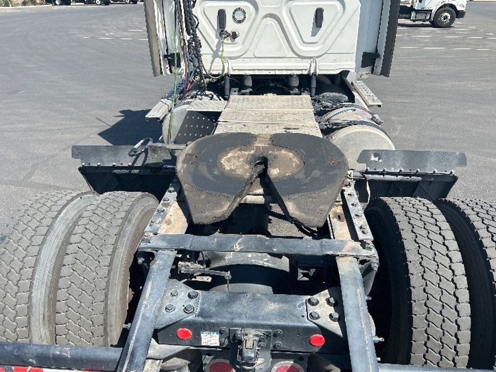 Day Cab Tractor-Heavy Duty Tractors-Freightliner-2023-T11642ST-Phoenix-AZ-162,864\n\t\tmiles-$ 85,750 - Image 6