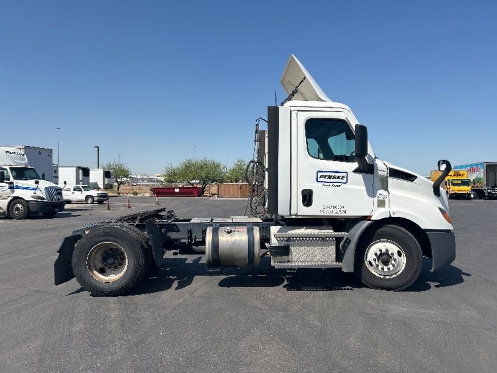 Day Cab Tractor-Heavy Duty Tractors-Freightliner-2023-T11642ST-Phoenix-AZ-162,864\n\t\tmiles-$ 85,750 - Image 8