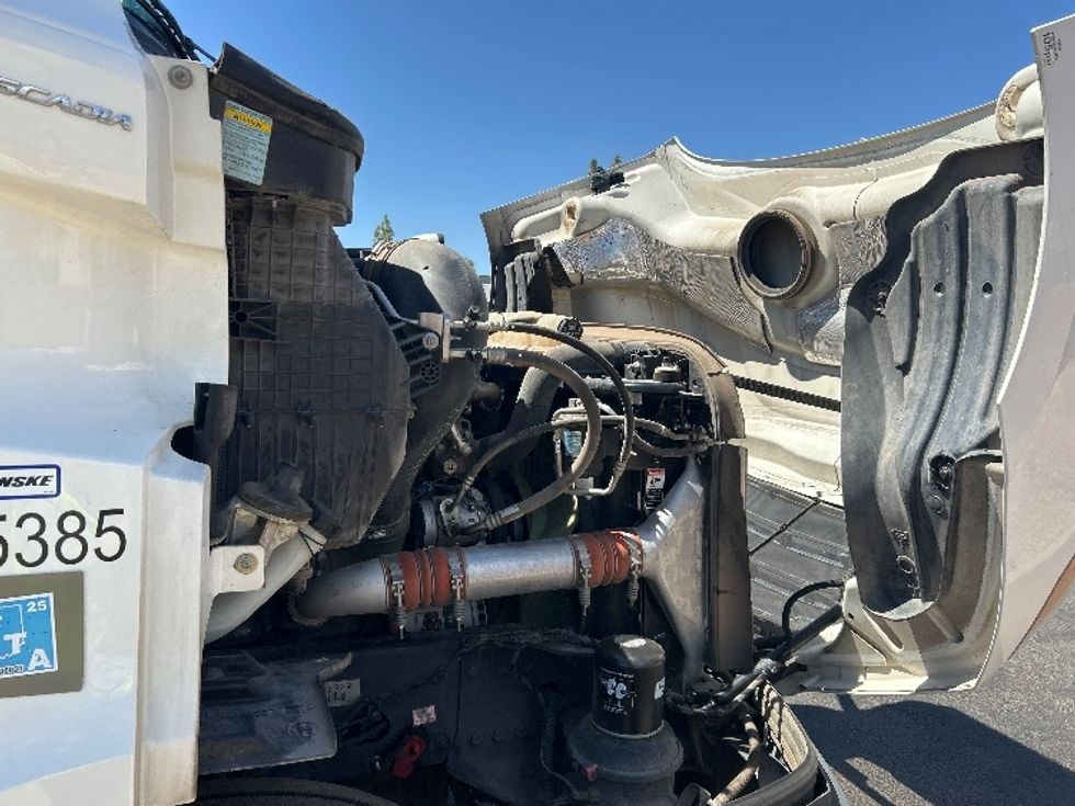 Day Cab Tractor-Heavy Duty Tractors-Freightliner-2023-T11642ST-Phoenix-AZ-217,555\n\t\tmiles-$ 82,500 - Image 15