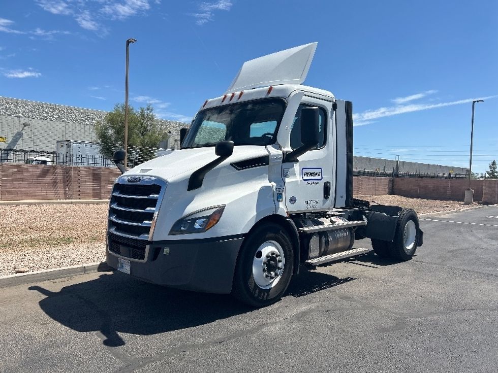 Day Cab Tractor-Heavy Duty Tractors-Freightliner-2023-T11642ST-Phoenix-AZ-217,555\n\t\tmiles-$ 82,500 - Image 3