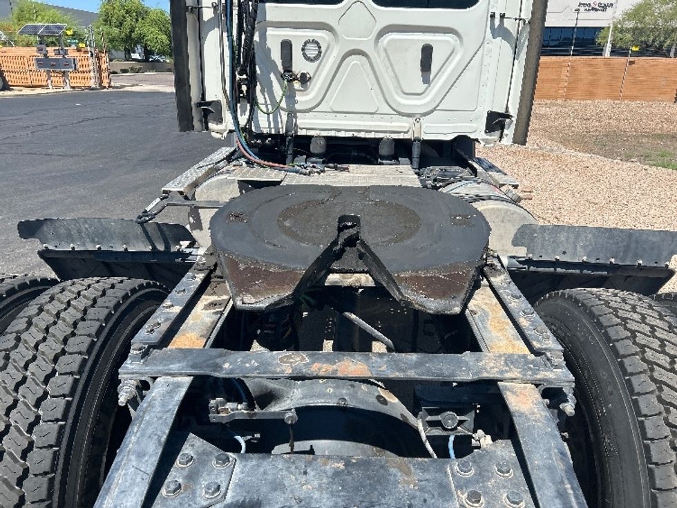 Day Cab Tractor-Heavy Duty Tractors-Freightliner-2023-T11642ST-Phoenix-AZ-217,555\n\t\tmiles-$ 82,500 - Image 6