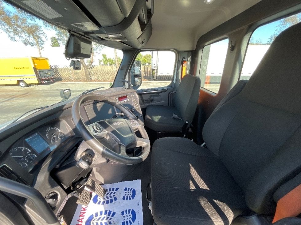Day Cab Tractor-Heavy Duty Tractors-Freightliner-2023-T11642ST-San Marcos-CA-189,473\n\t\tmiles-$ 83,750 - Image 10