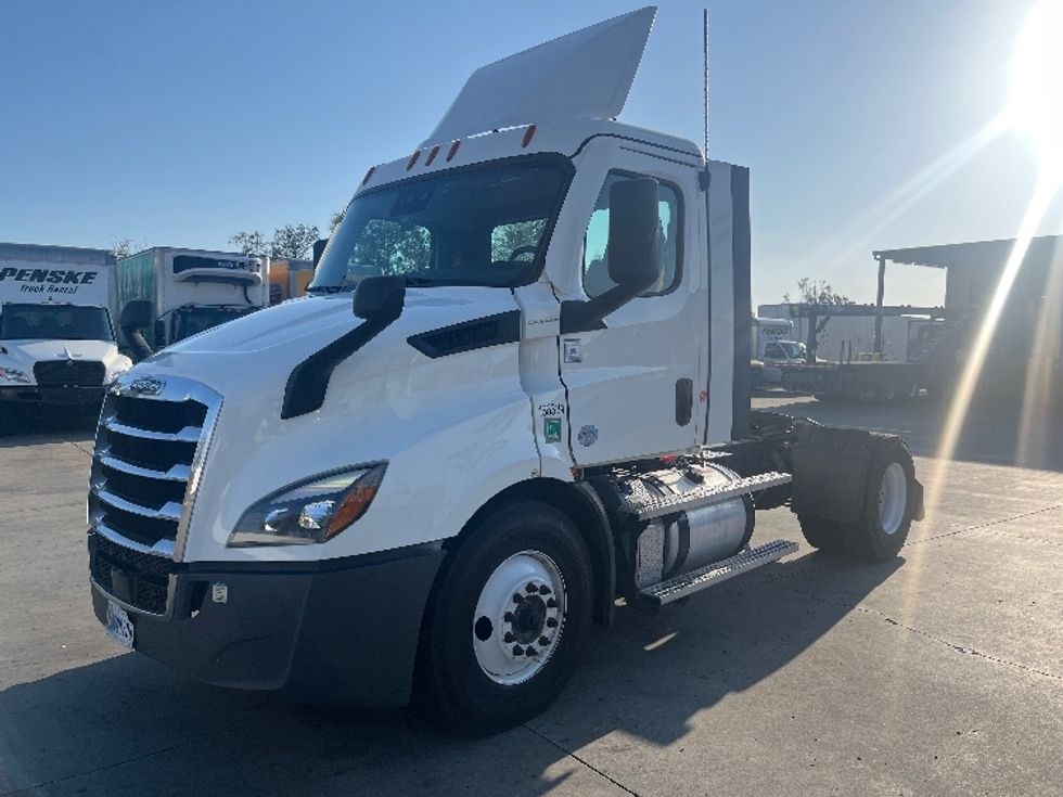 Day Cab Tractor-Heavy Duty Tractors-Freightliner-2023-T11642ST-San Marcos-CA-189,473\n\t\tmiles-$ 83,750 - Image 3