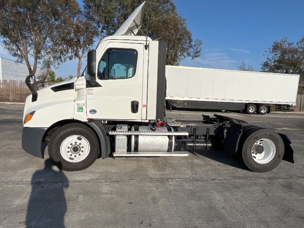 Day Cab Tractor-Heavy Duty Tractors-Freightliner-2023-T11642ST-San Marcos-CA-189,473\n\t\tmiles-$ 83,750 - Image 4