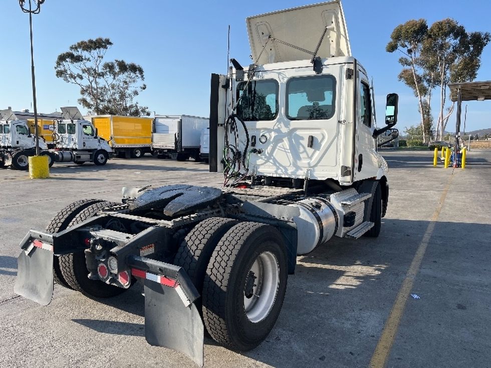Day Cab Tractor-Heavy Duty Tractors-Freightliner-2023-T11642ST-San Marcos-CA-189,473\n\t\tmiles-$ 83,750 - Image 7
