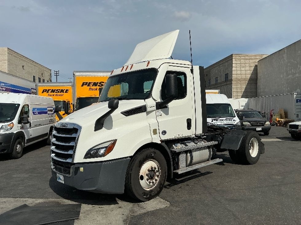 Day Cab Tractor-Heavy Duty Tractors-Freightliner-2023-T11642ST-Torrance-CA-107,691\n\t\tmiles-$ 93,250 - Image 3