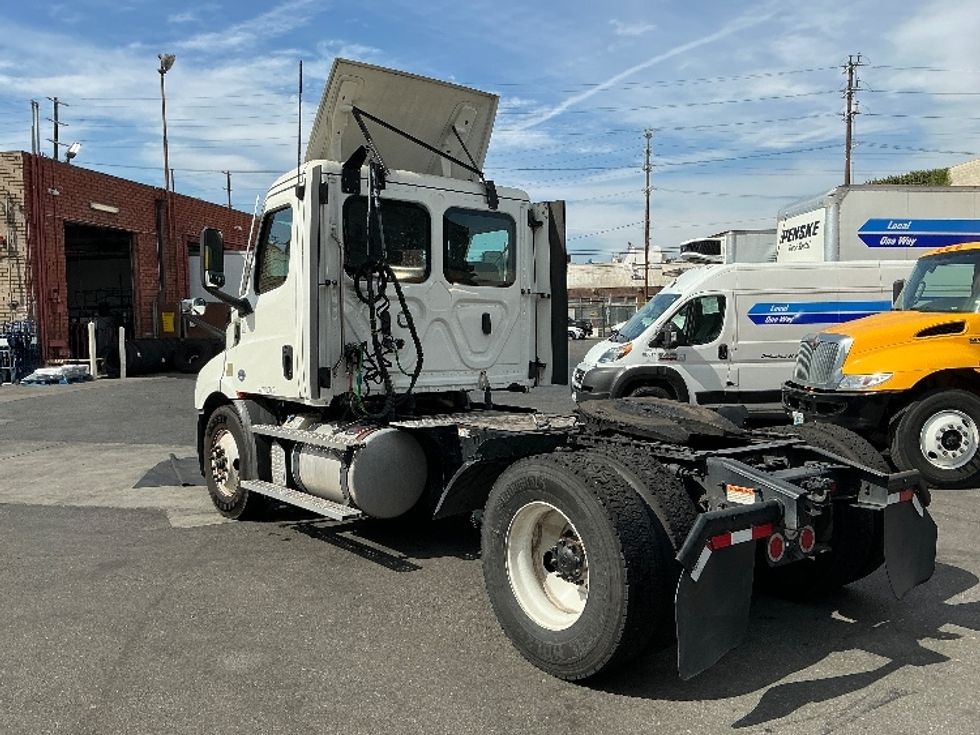 Day Cab Tractor-Heavy Duty Tractors-Freightliner-2023-T11642ST-Torrance-CA-107,691\n\t\tmiles-$ 93,250 - Image 5