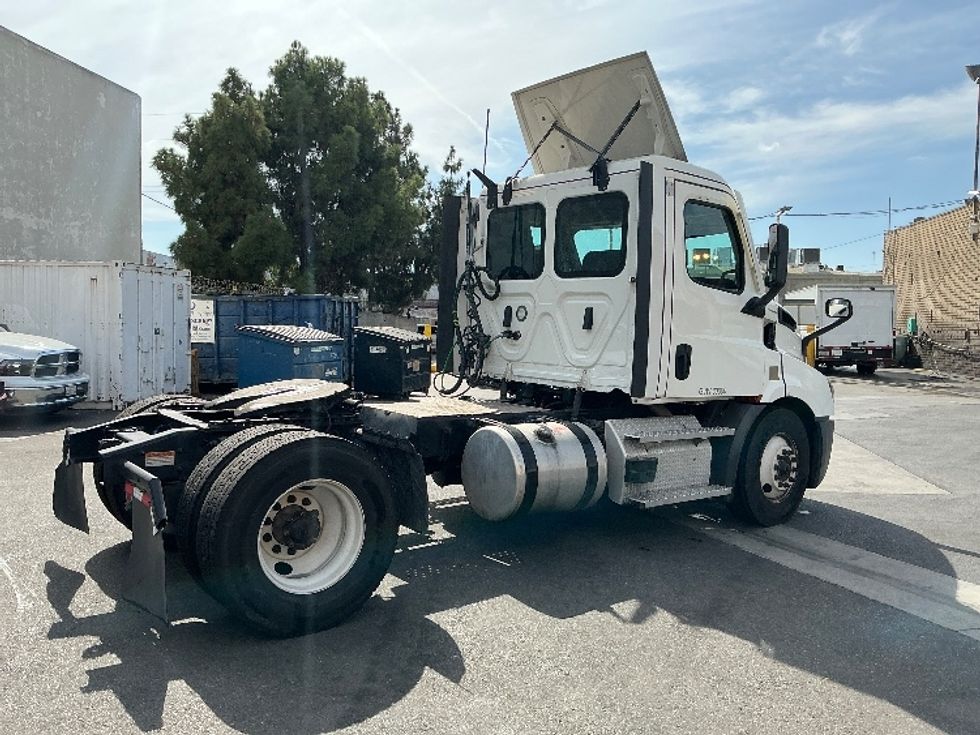 Day Cab Tractor-Heavy Duty Tractors-Freightliner-2023-T11642ST-Torrance-CA-107,691\n\t\tmiles-$ 93,250 - Image 7