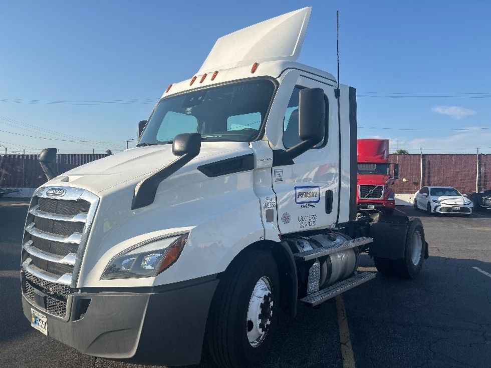 Day Cab Tractor-Heavy Duty Tractors-Freightliner-2023-T11642ST-Torrance-CA-138,381\n\t\tmiles-$ 90,750 - Image 3