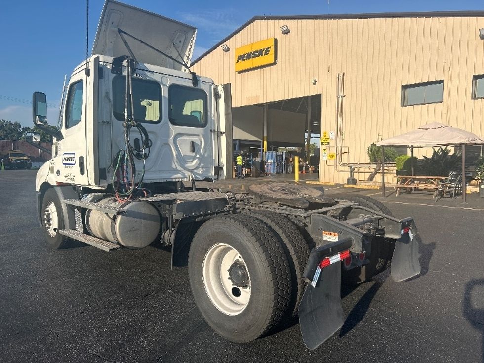 Day Cab Tractor-Heavy Duty Tractors-Freightliner-2023-T11642ST-Torrance-CA-138,381\n\t\tmiles-$ 90,750 - Image 5