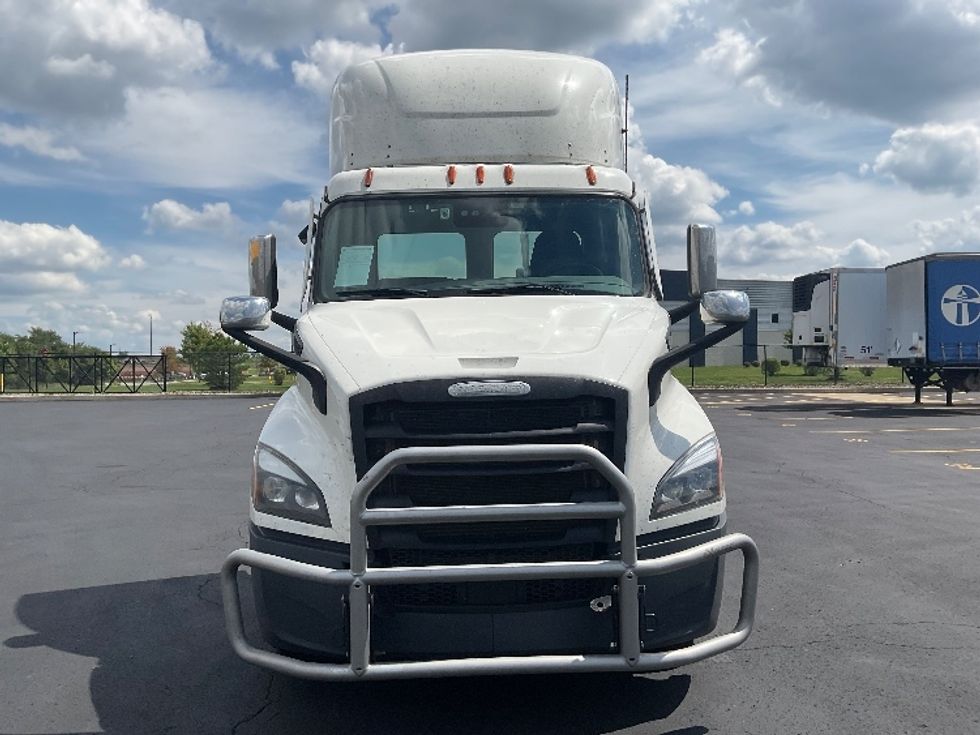 Day Cab Tractor-Heavy Duty Tractors-Freightliner-2023-T11664ST-Akron-OH-523,196\n\t\tmiles-$ 50,500 - Image 2