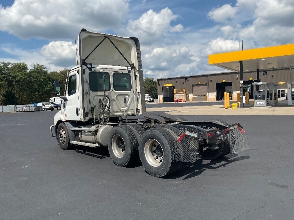 Day Cab Tractor-Heavy Duty Tractors-Freightliner-2023-T11664ST-Akron-OH-523,196\n\t\tmiles-$ 50,500 - Image 5