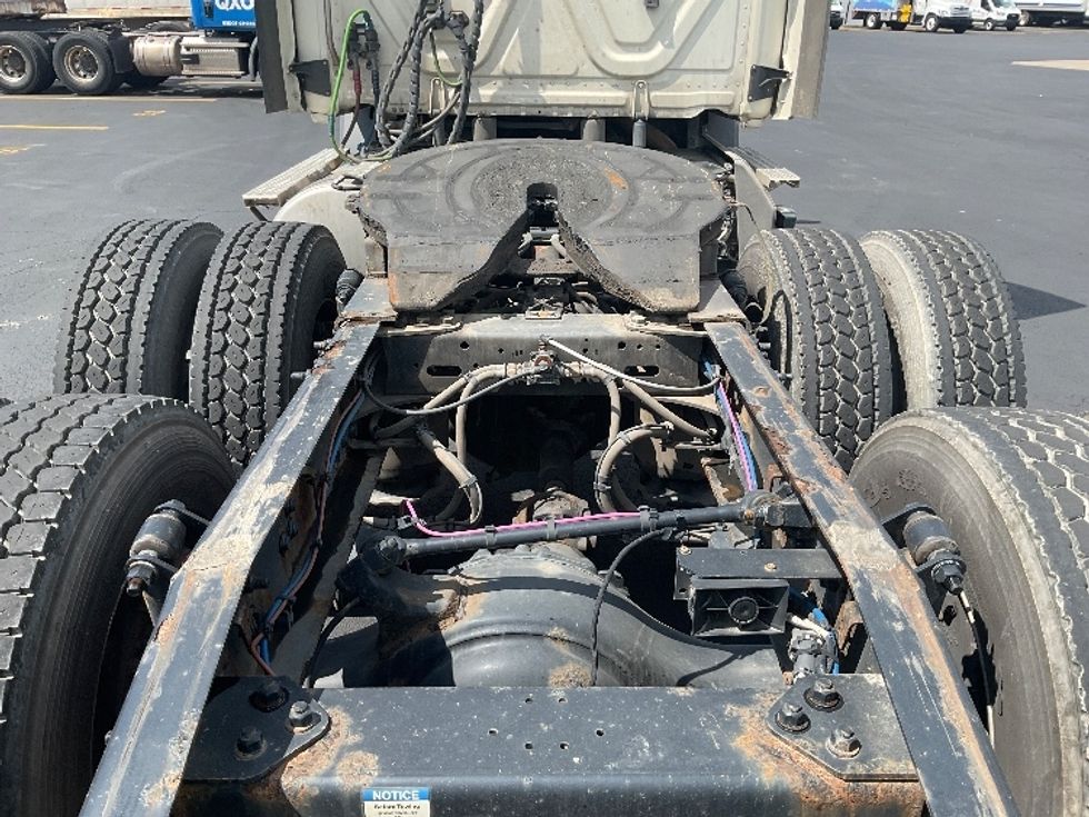 Day Cab Tractor-Heavy Duty Tractors-Freightliner-2023-T11664ST-Akron-OH-523,196\n\t\tmiles-$ 50,500 - Image 6