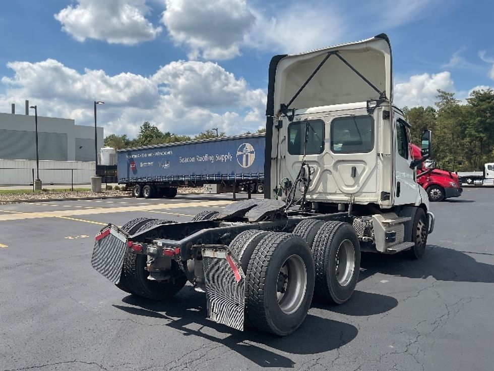 Day Cab Tractor-Heavy Duty Tractors-Freightliner-2023-T11664ST-Akron-OH-523,196\n\t\tmiles-$ 50,500 - Image 7
