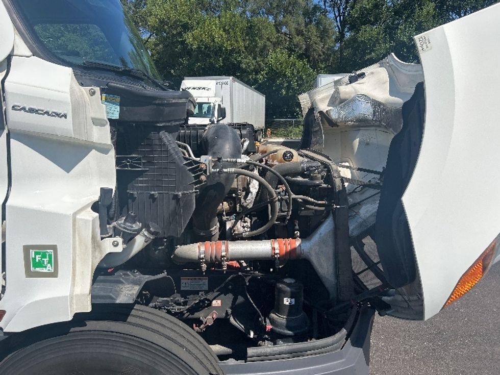 Day Cab Tractor-Heavy Duty Tractors-Freightliner-2023-T11664ST-Indianapolis-IN-774,162\n\t\tmiles-$ 32,500 - Image 15
