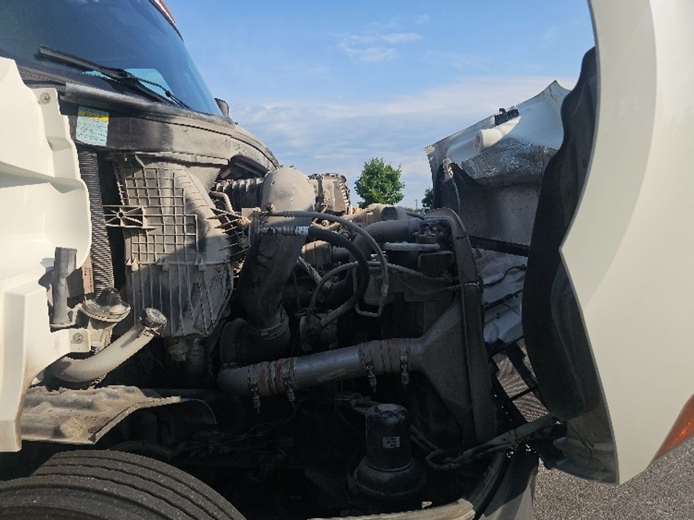 Day Cab Tractor-Heavy Duty Tractors-Freightliner-2023-T11664ST-Kansas City-MO-197,157\n\t\tmiles-$ 88,250 - Image 15