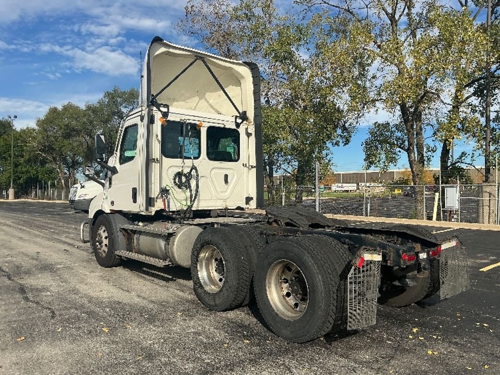 Day Cab Tractor-Heavy Duty Tractors-Freightliner-2023-T11664ST-Melrose Park-IL-697,484\n\t\tmiles-$ 35,500 - Image 5