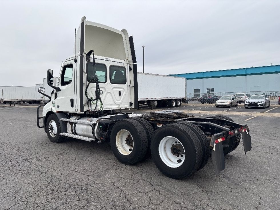 Day Cab Tractor-Heavy Duty Tractors-Freightliner-2023-T11664ST-Obetz-OH-289,589\n\t\tmiles-$ 70,750 - Image 5