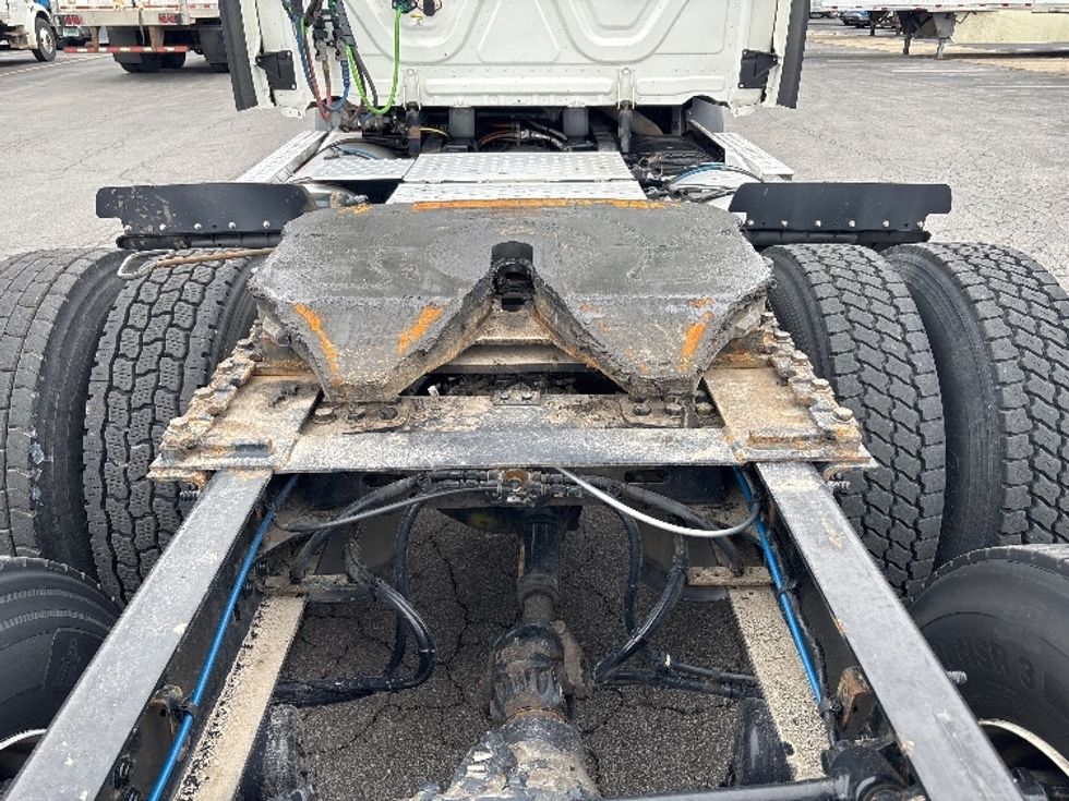 Day Cab Tractor-Heavy Duty Tractors-Freightliner-2023-T11664ST-Obetz-OH-289,589\n\t\tmiles-$ 70,750 - Image 6