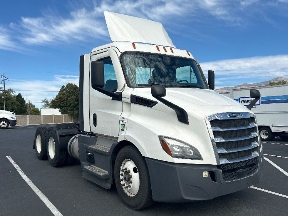 Day Cab Tractor-Heavy Duty Tractors-Freightliner-2023-T11664ST-Ogden-UT-227,104\n\t\tmiles-$ 89,750 - Image 1